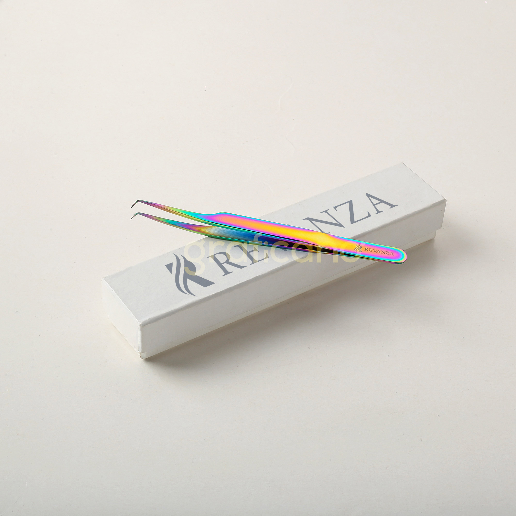 Revanza | Eyelash Tweezers Photography
