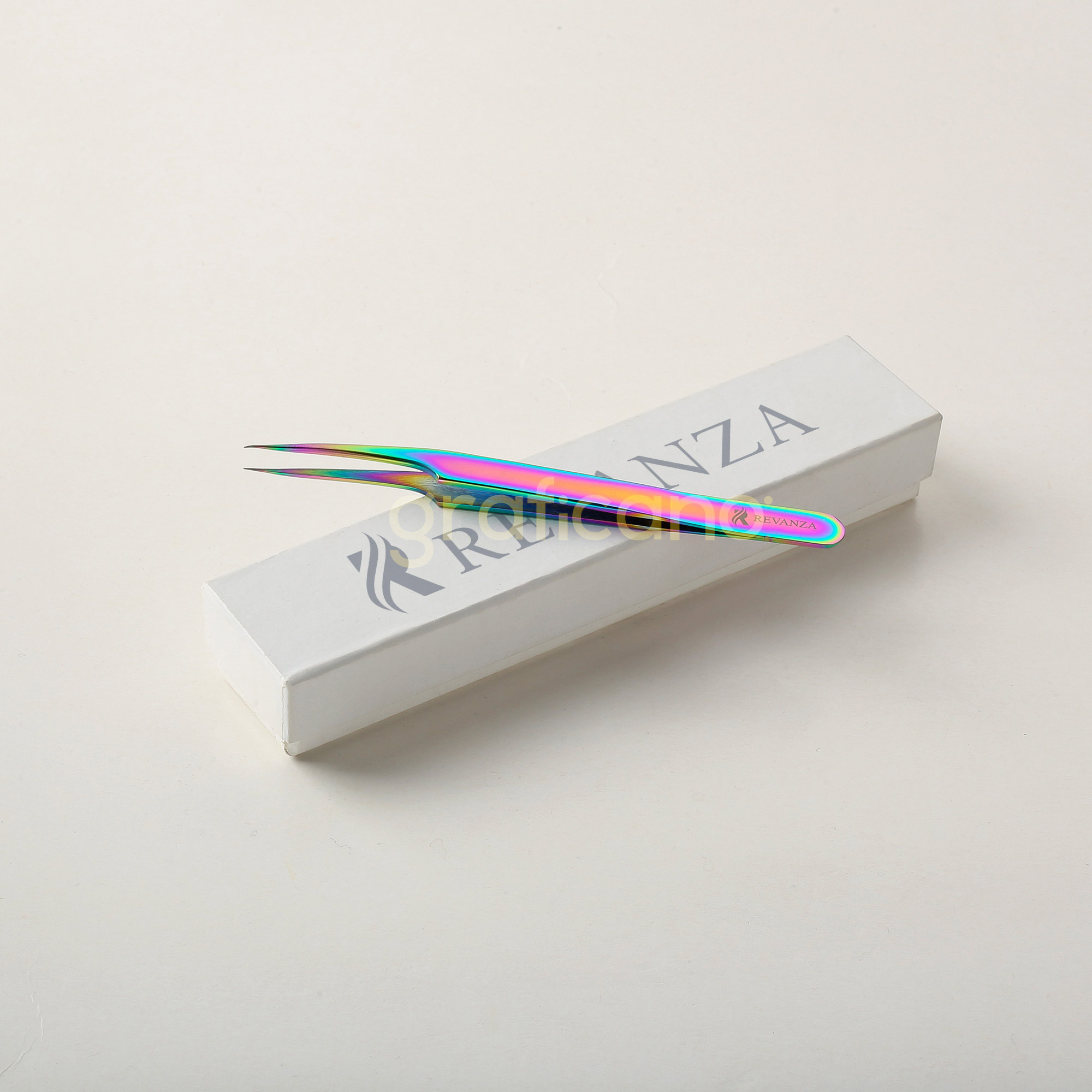 Revanza | Eyelash Tweezers Photography