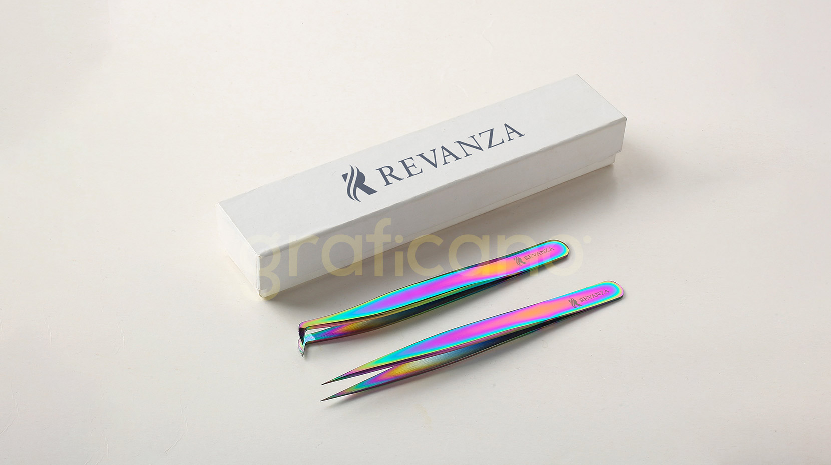 Revanza | Eyelash Tweezers Photography