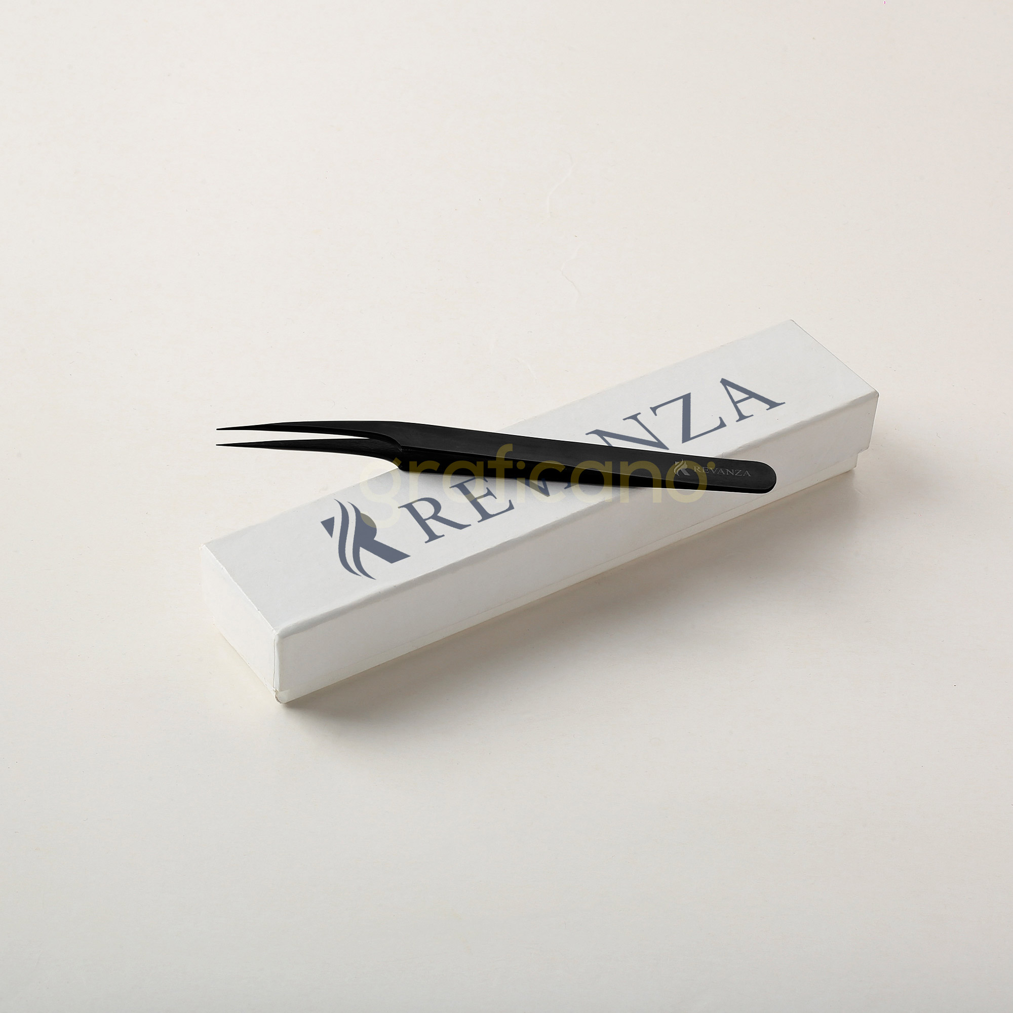 Revanza | Eyelash Tweezers Photography